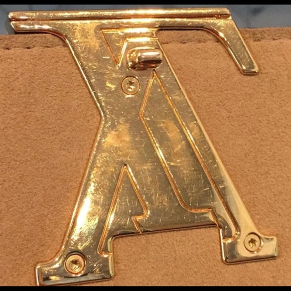 Auth Louis Vuitton Volta Black Leather Crossbody - Picture 8 of 8